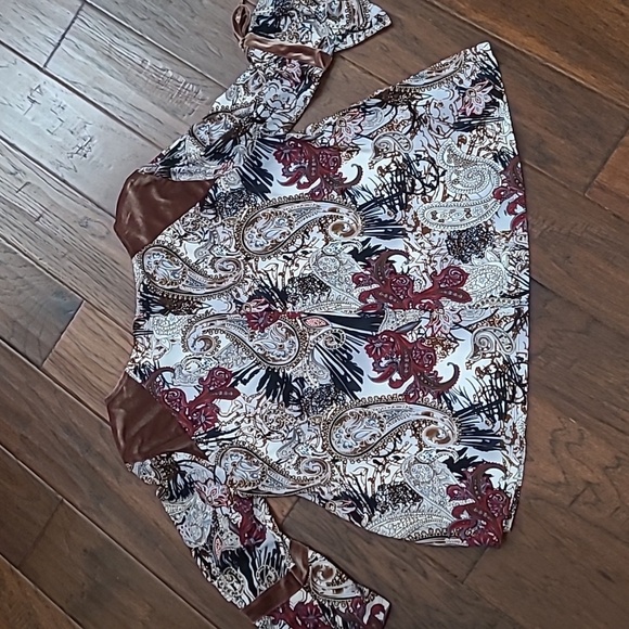Ava James paisley boho top with velour details & bell sleeves size XL - Picture 2 of 9